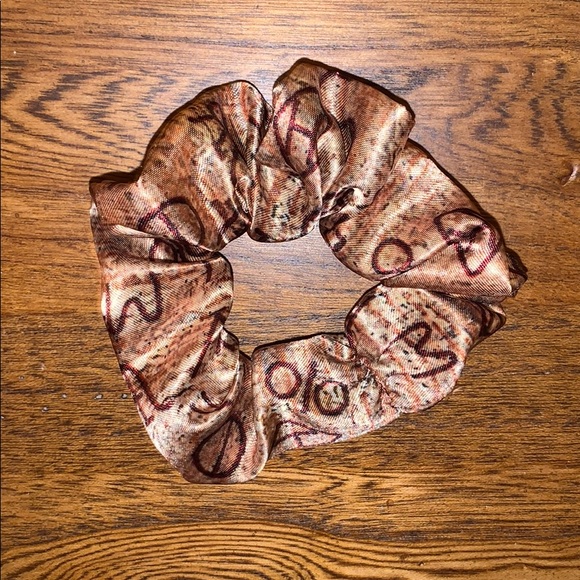 A’s Creations Accessories - 𝑷𝒖𝒕 𝒂 𝑩𝒓𝒂𝒏𝒅 𝒐𝒏 𝑰𝒕 𝑺𝒄𝒓𝒖𝒏𝒄𝒉𝒊𝒆